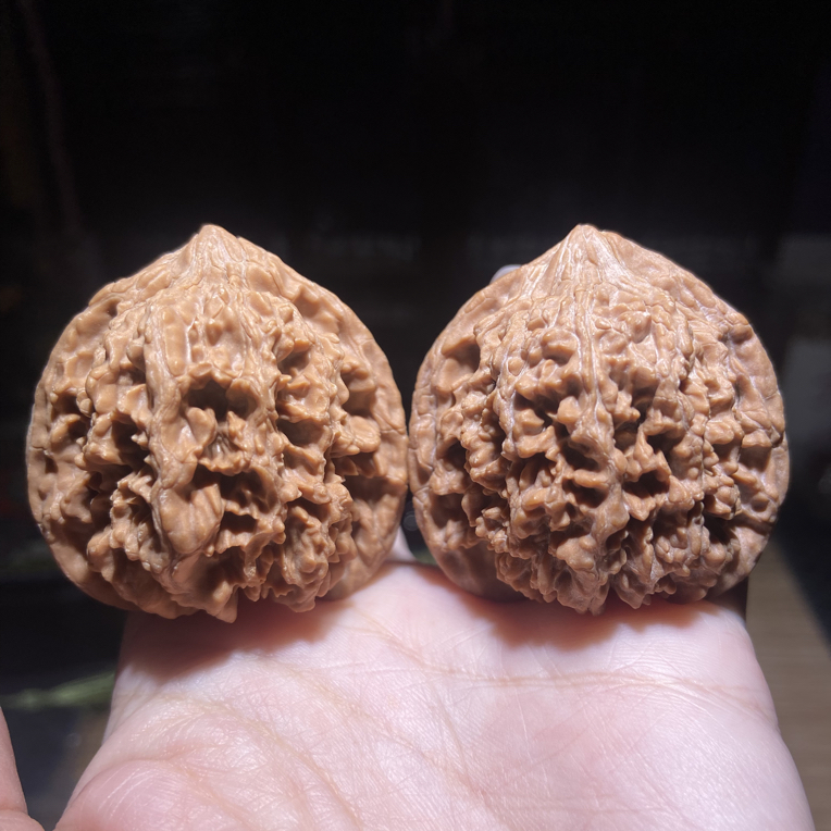 百花山满天星狮子头手把件文玩核桃 44边41肚44高