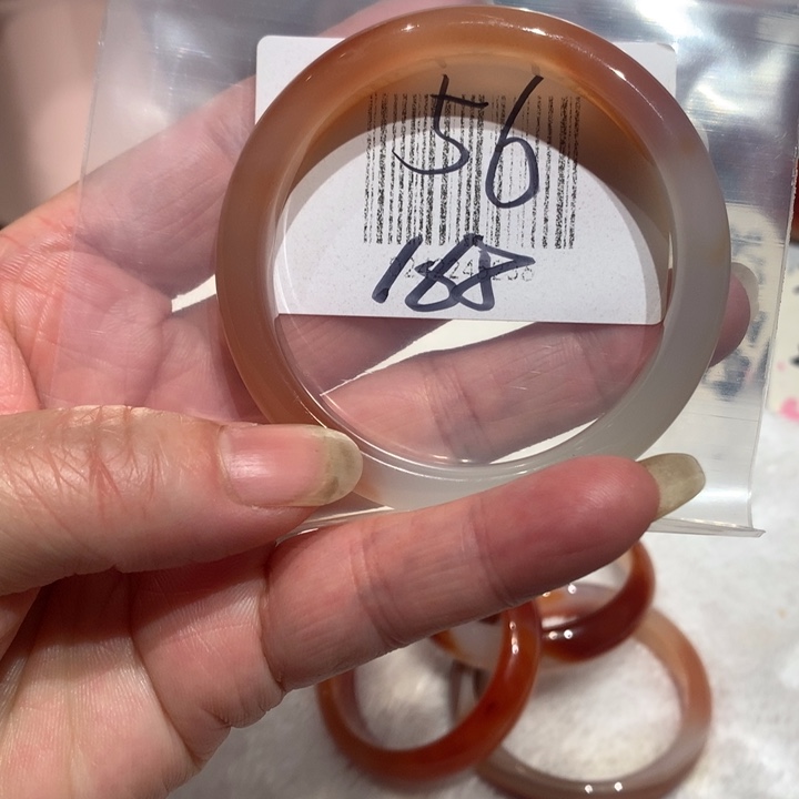 玛瑙/玉髓手镯未镶嵌56