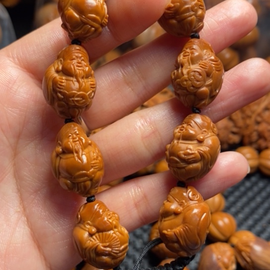 橄榄核吊坠八方官帽财神