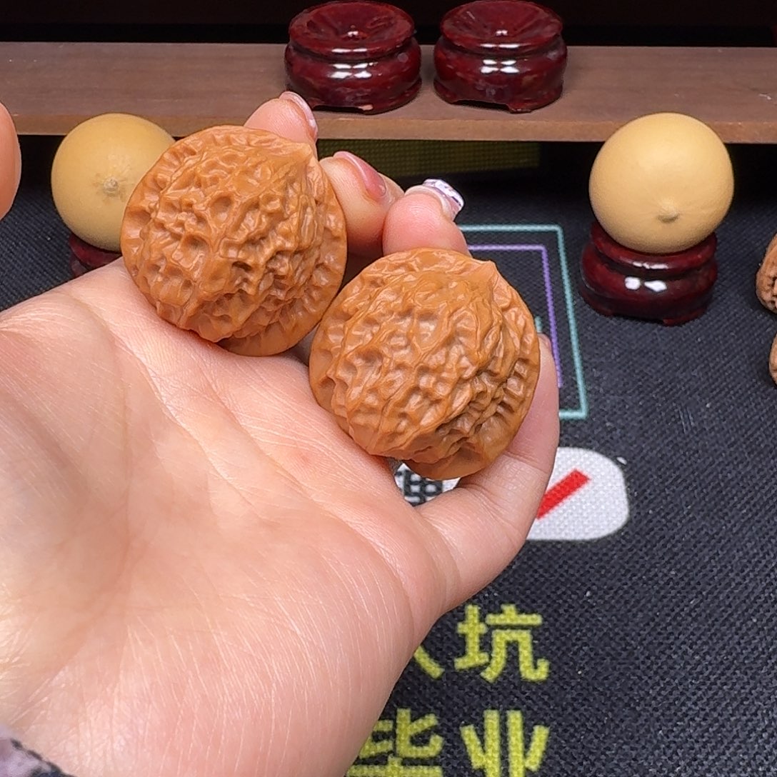 文玩核桃吊坠36瓷娃娃