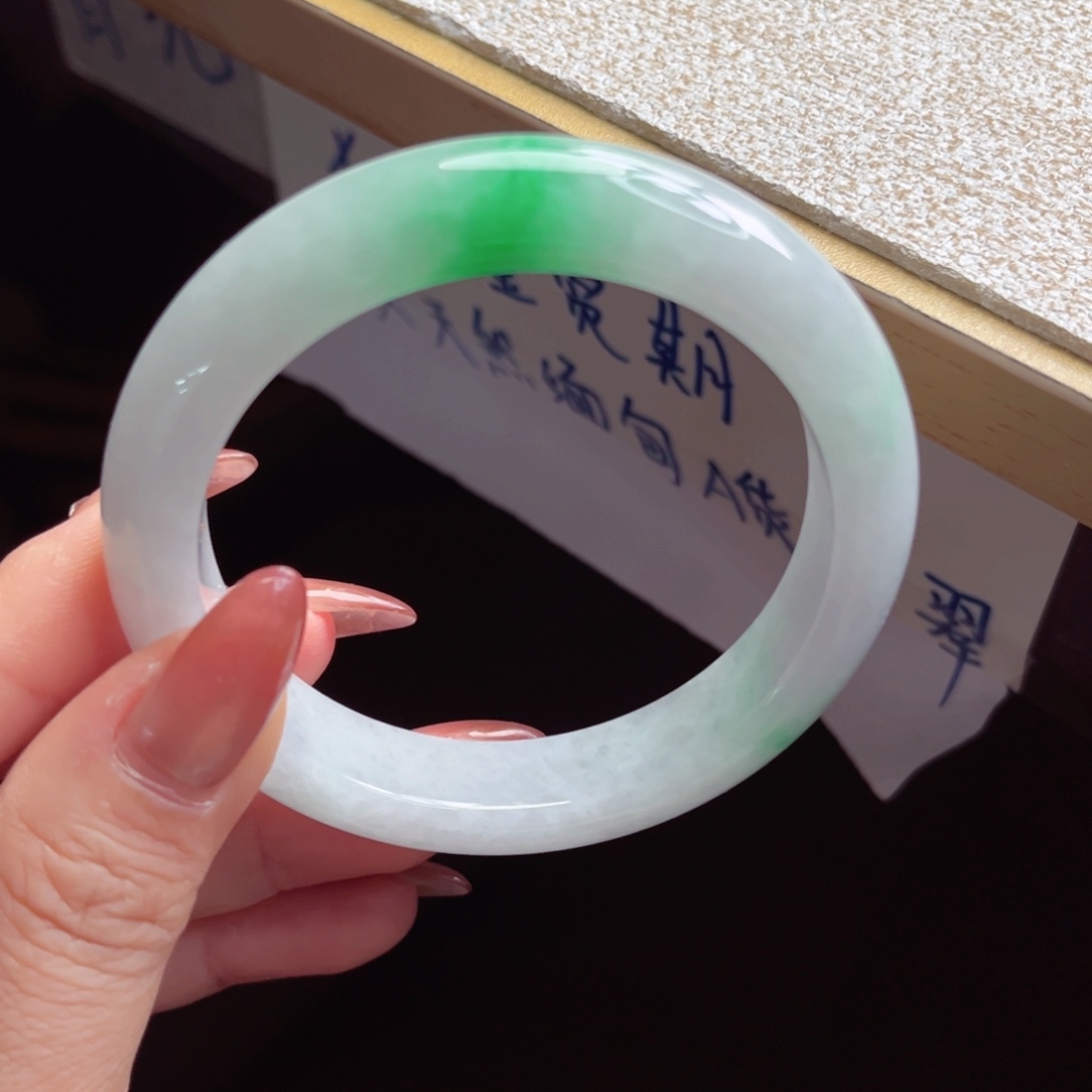 翡翠未镶嵌手镯手镯