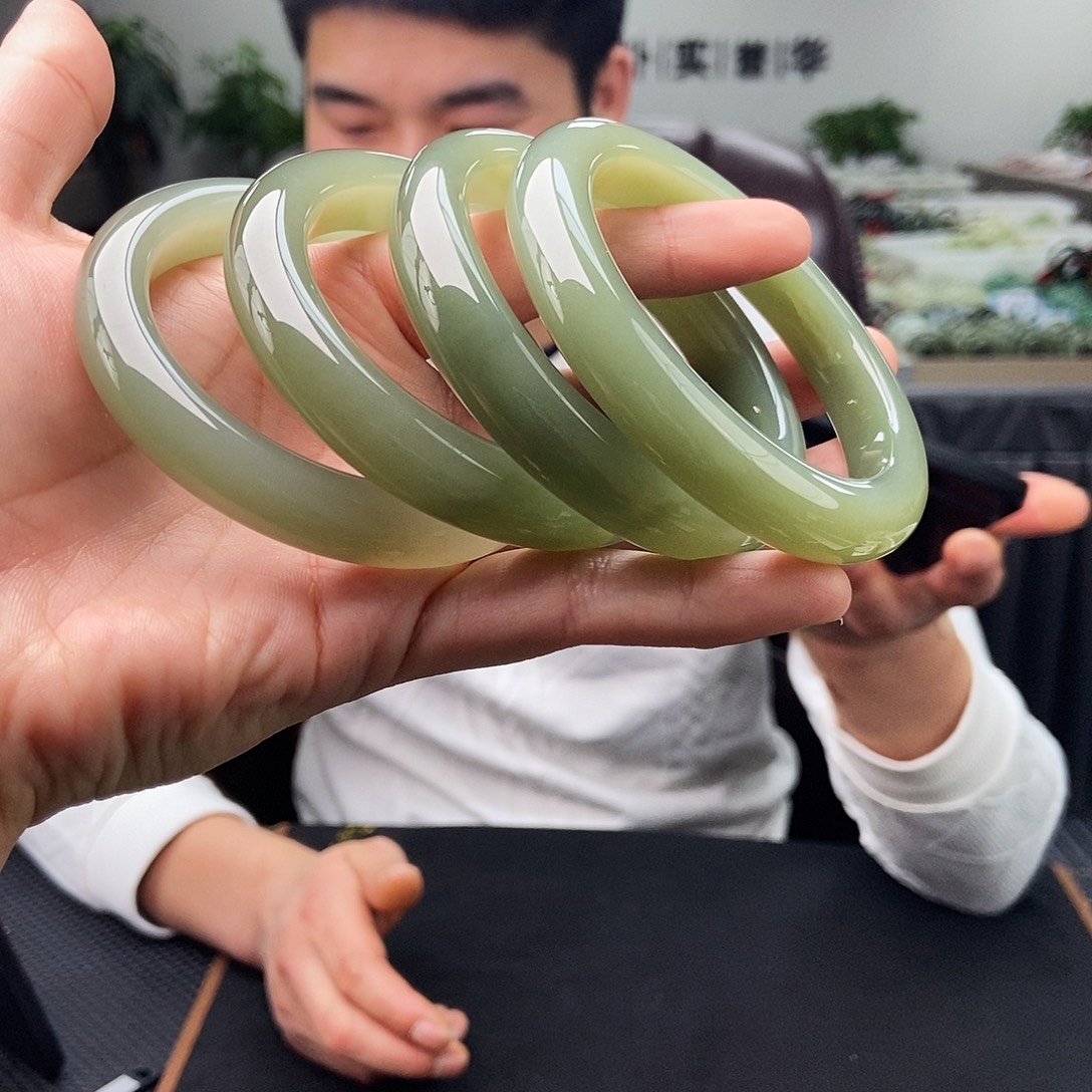 和田玉未镶嵌手镯50-60颜色多样性发拍一发一