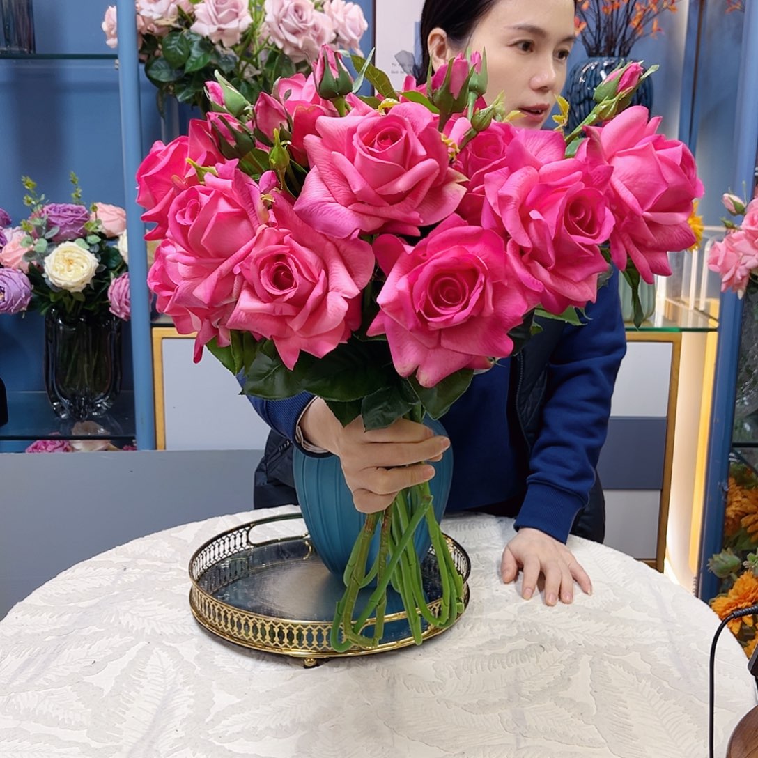 2号链接8枝玫红玫瑰