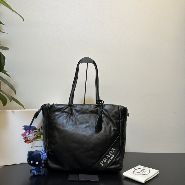 95新/普拉达/市场价18900/包包/250306RN0022