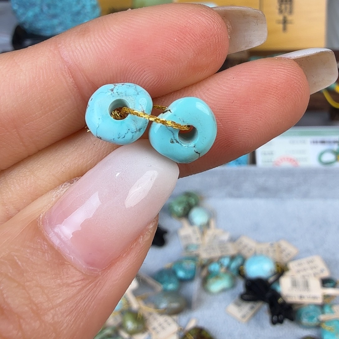 绿松石未镶嵌珠宝奇石