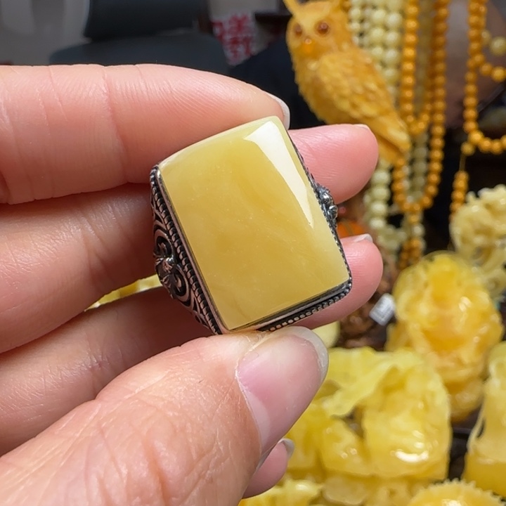 蜜蜡珠宝奇石未镶嵌