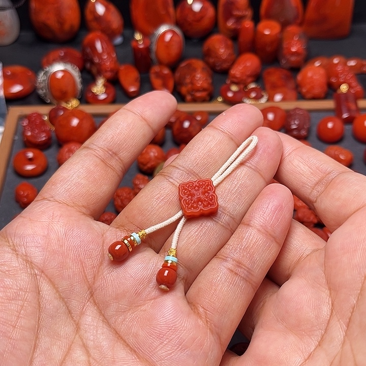 南红玛瑙未镶嵌配饰弟子珠6+金杆杵背云