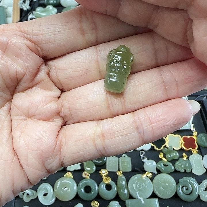 和田玉吊坠(不含链)未镶嵌