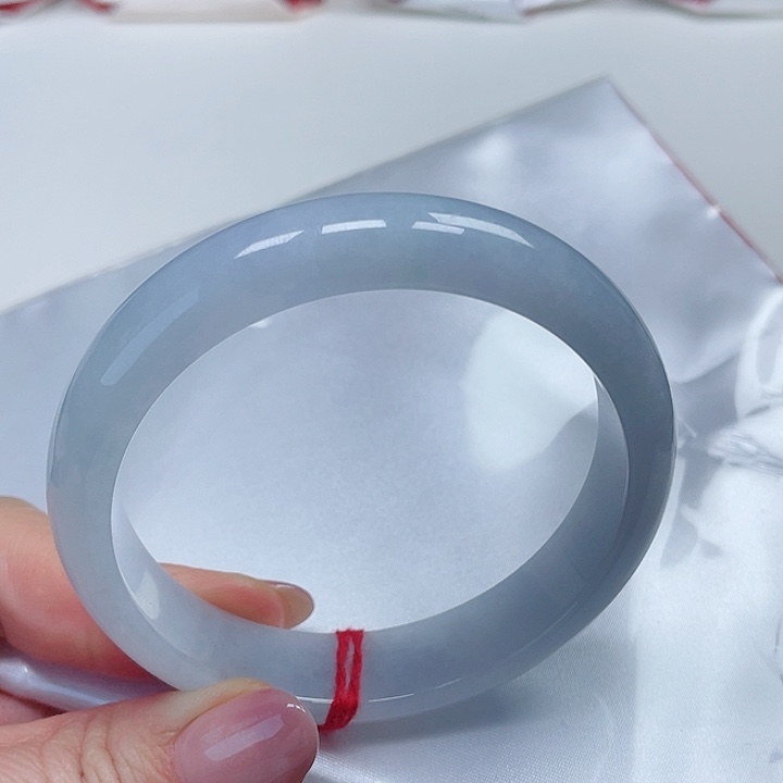 翡翠手镯未镶嵌缅甸翡翠