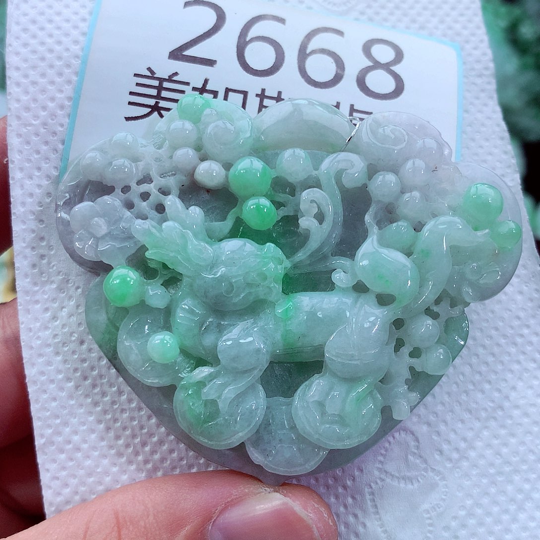 吊坠(不含链)未镶嵌翡翠