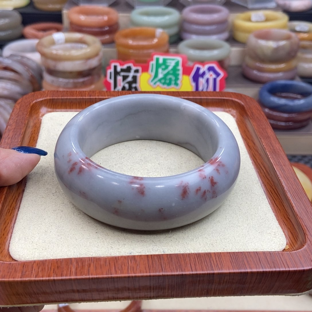 石英质玉手镯未镶嵌