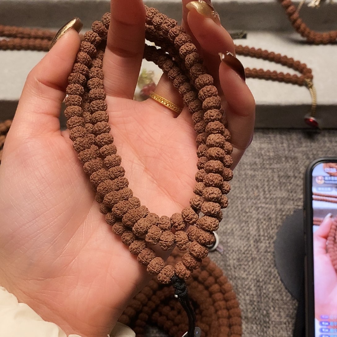 尼***资大叶紫檀（黑酸枝木类）