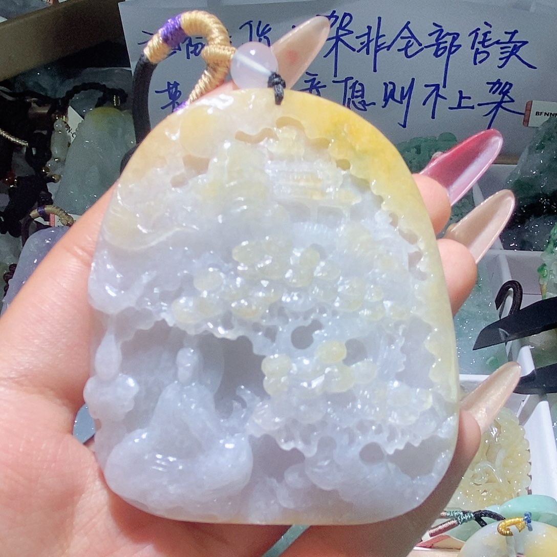 翡翠颈饰未镶嵌翡翠