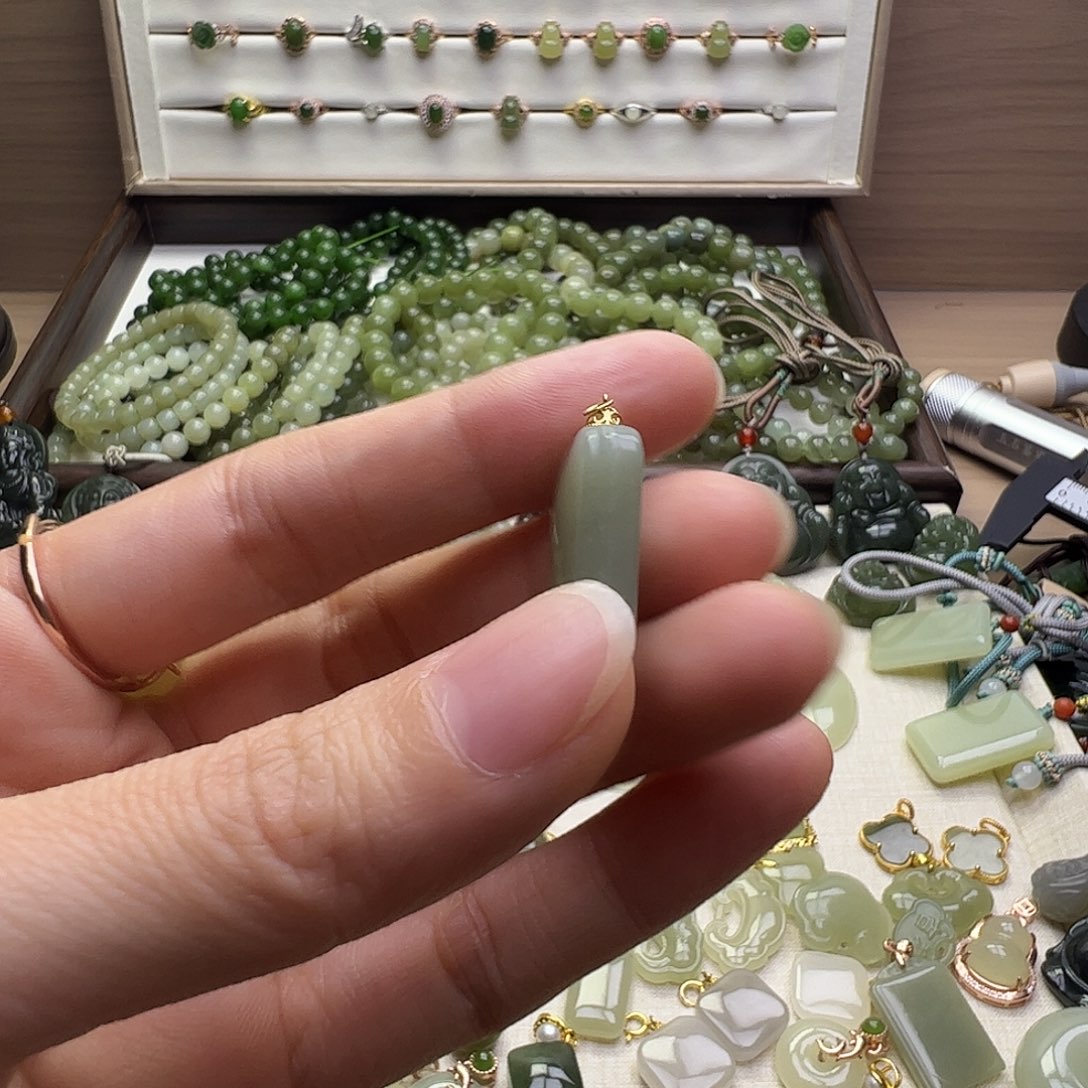 和田玉银S925镶嵌吊坠(赠链)