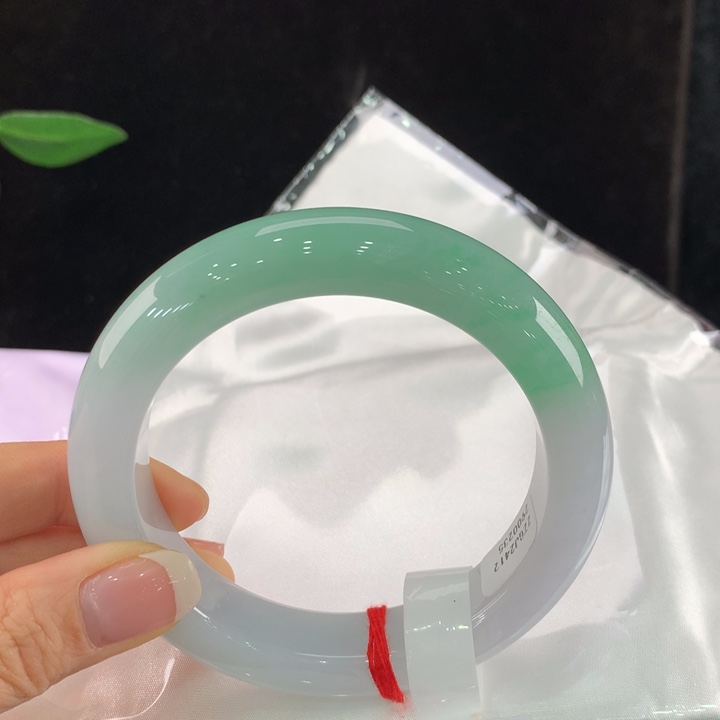 翡翠手镯未镶嵌111-0235