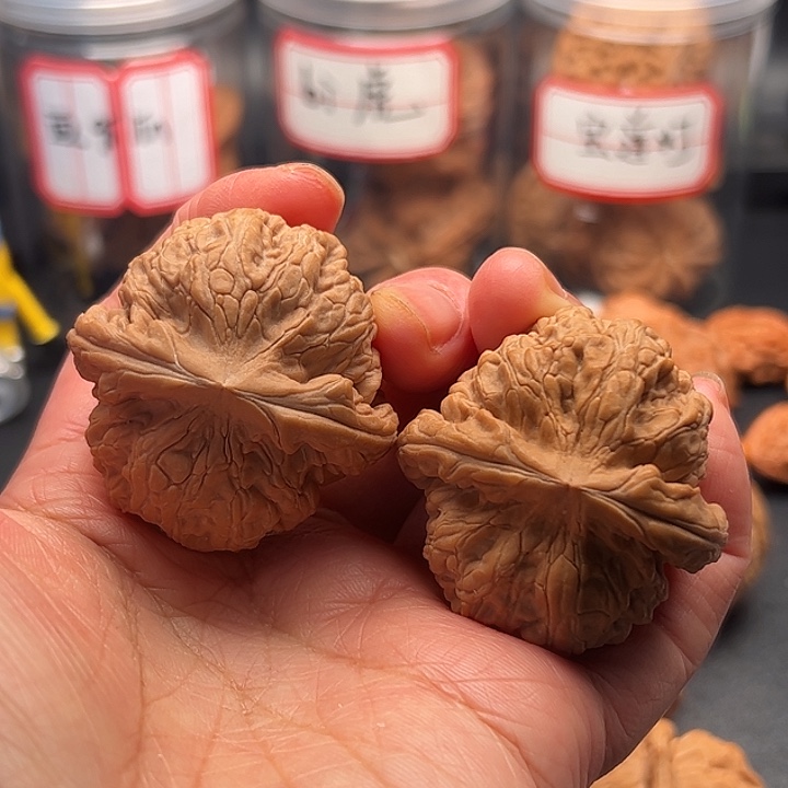 成***成把件文玩核桃红锦鲤