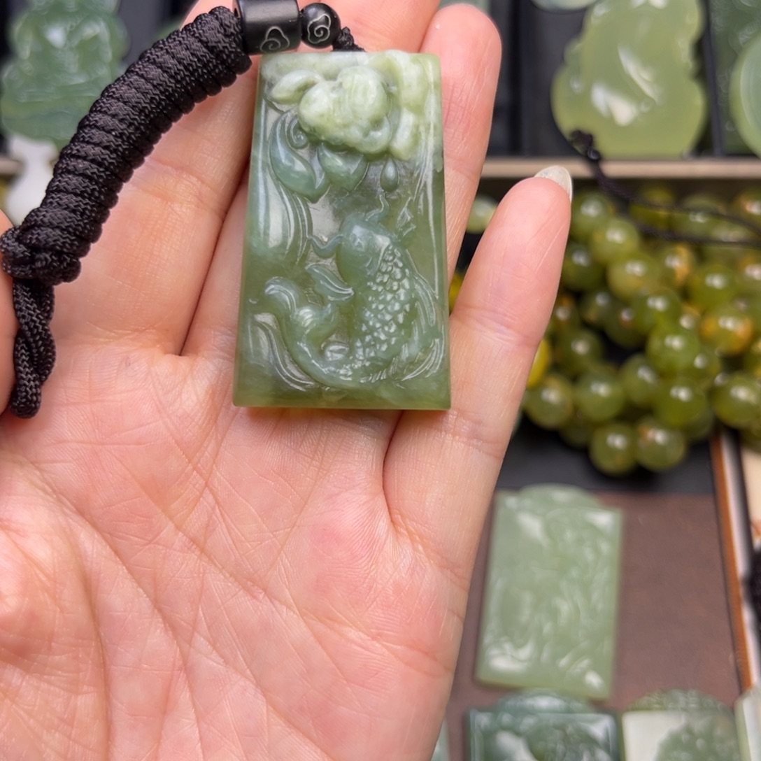 蛇纹石玉未镶嵌吊坠(赠链)