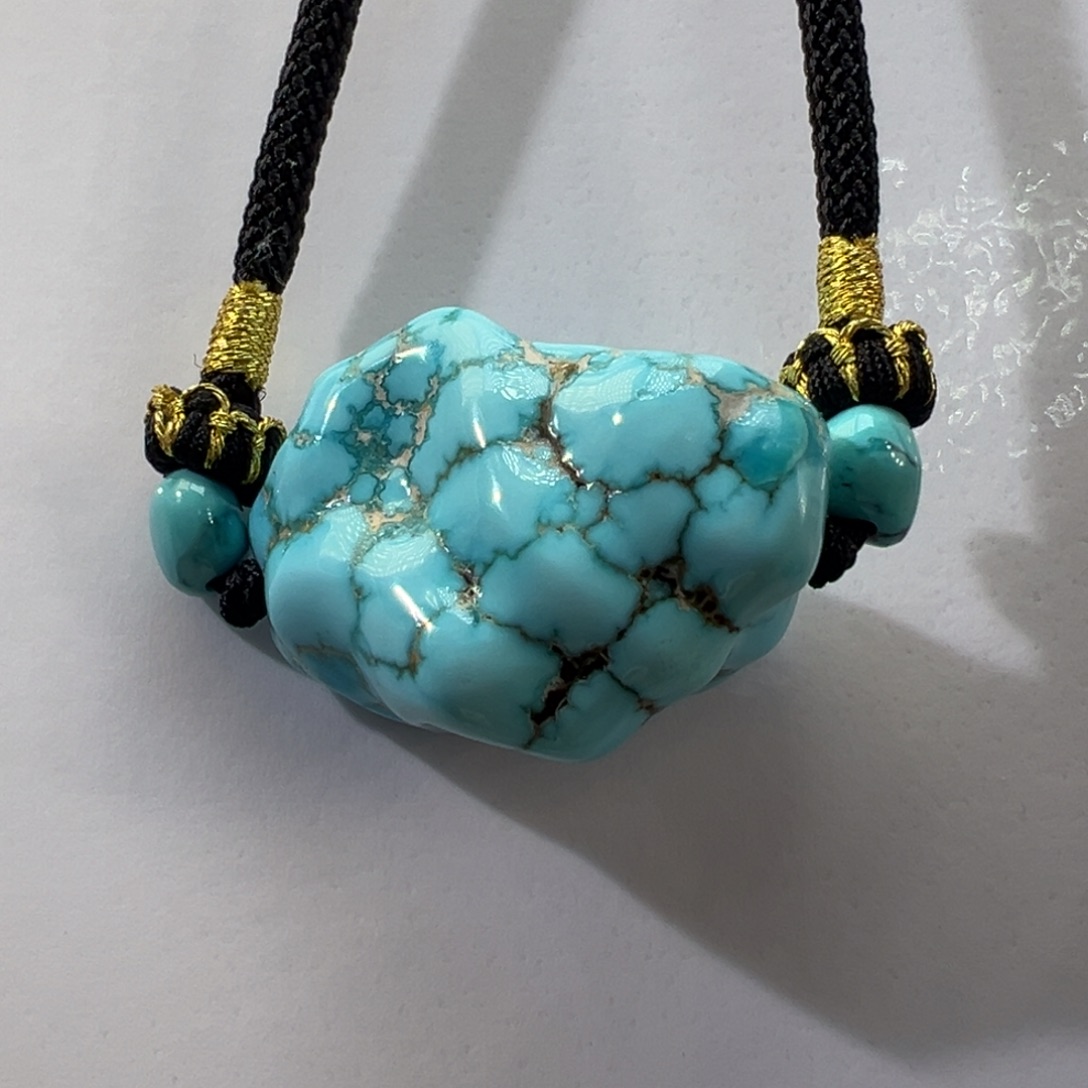 绿松石未镶嵌挂件