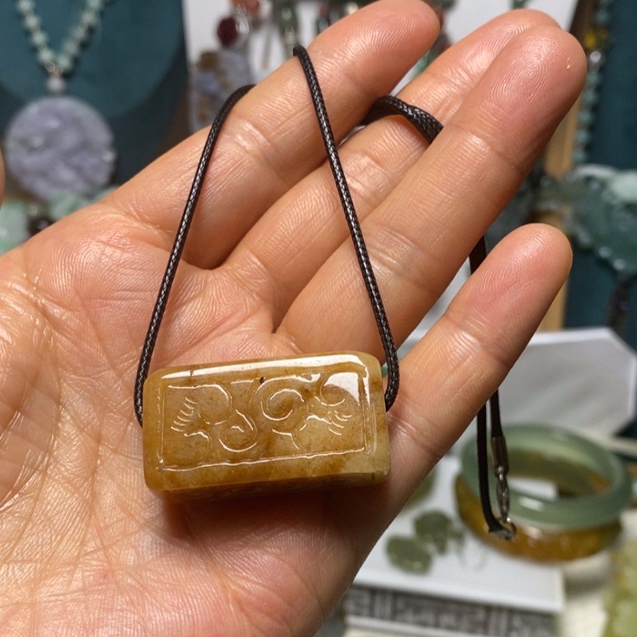 【闪购商品】翡翠吊坠(赠链)未镶嵌