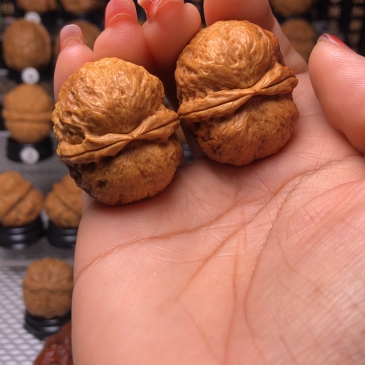 橄榄核把件10玉面鹦鹉