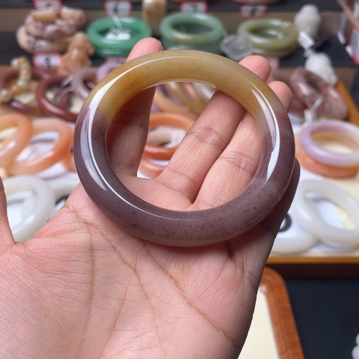 石英质玉未镶嵌手镯