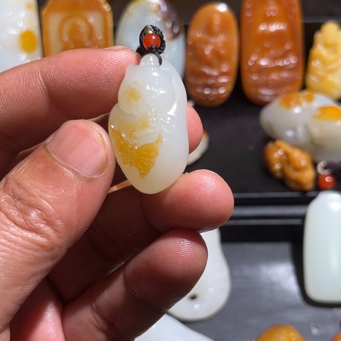 和田玉挂件未镶嵌谯****；