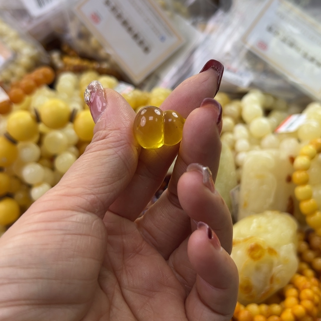 琥珀珠宝奇石未镶嵌