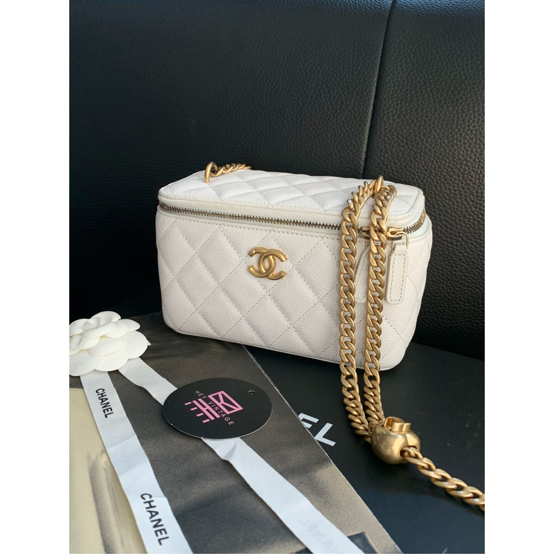 99新 Chanel/香奈儿  展会外场！白金鱼子酱爱心长盒子包