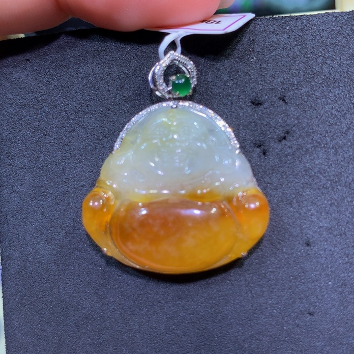 翡翠18K金镶嵌颈饰翡翠