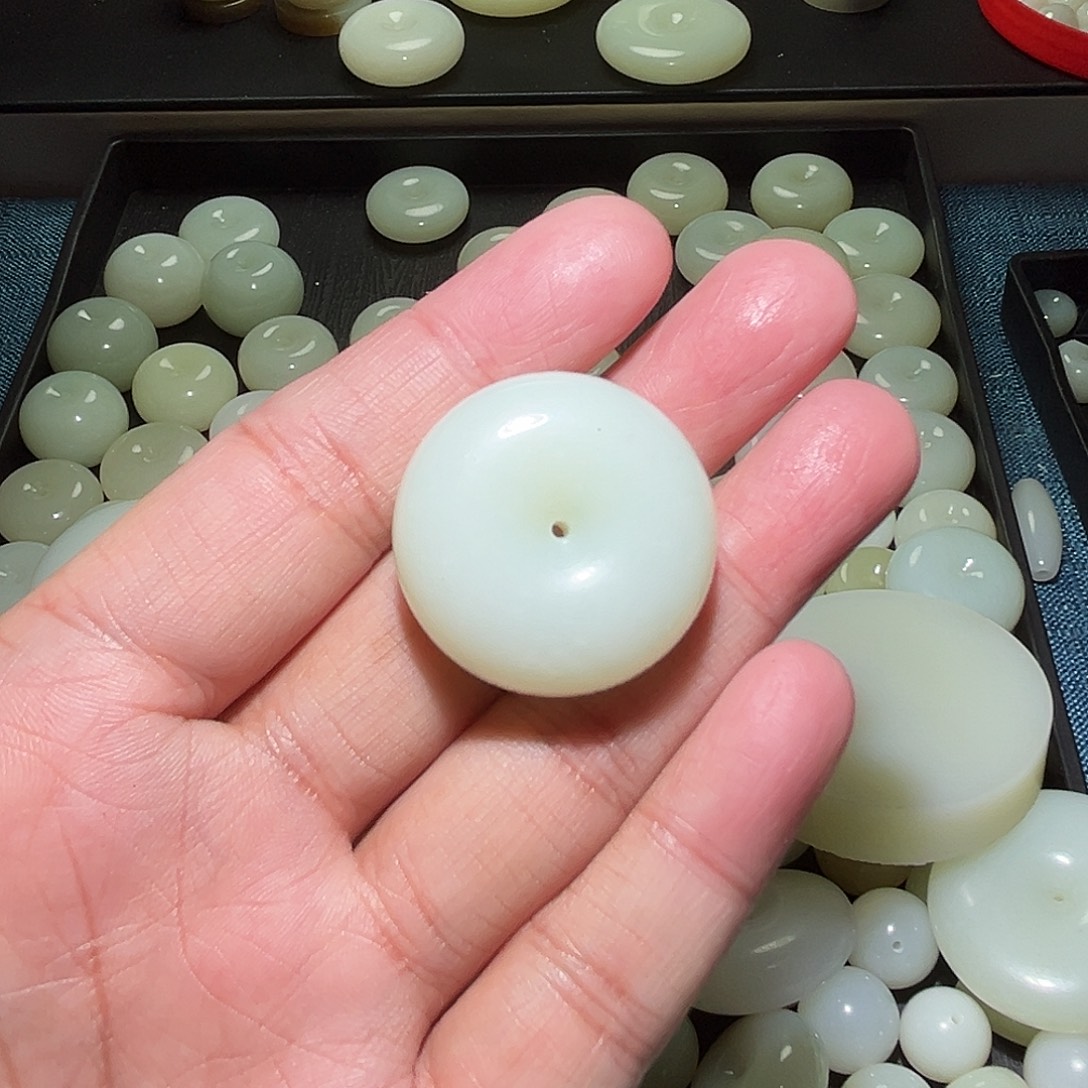 踏***梅和田玉未镶嵌颈饰