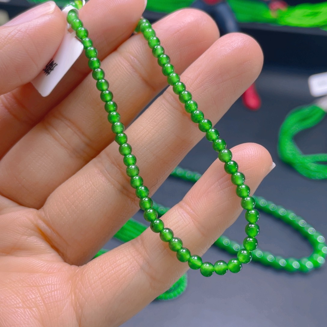 翡翠颈饰未镶嵌，1