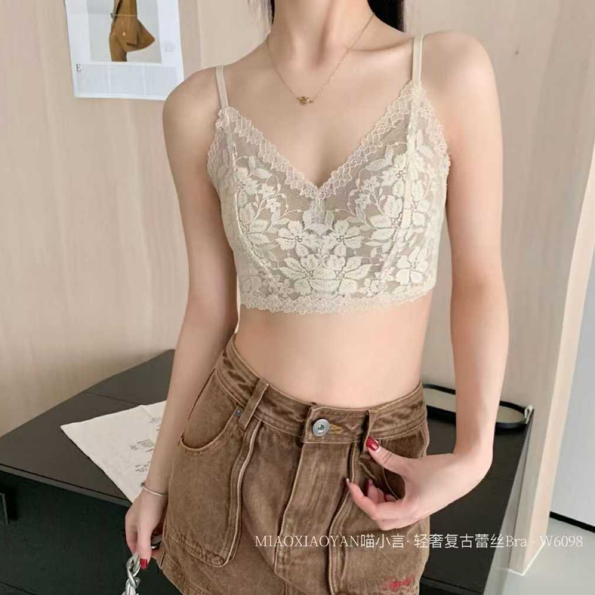 《法式v领蕾丝美背》6098性感法式蕾丝美背