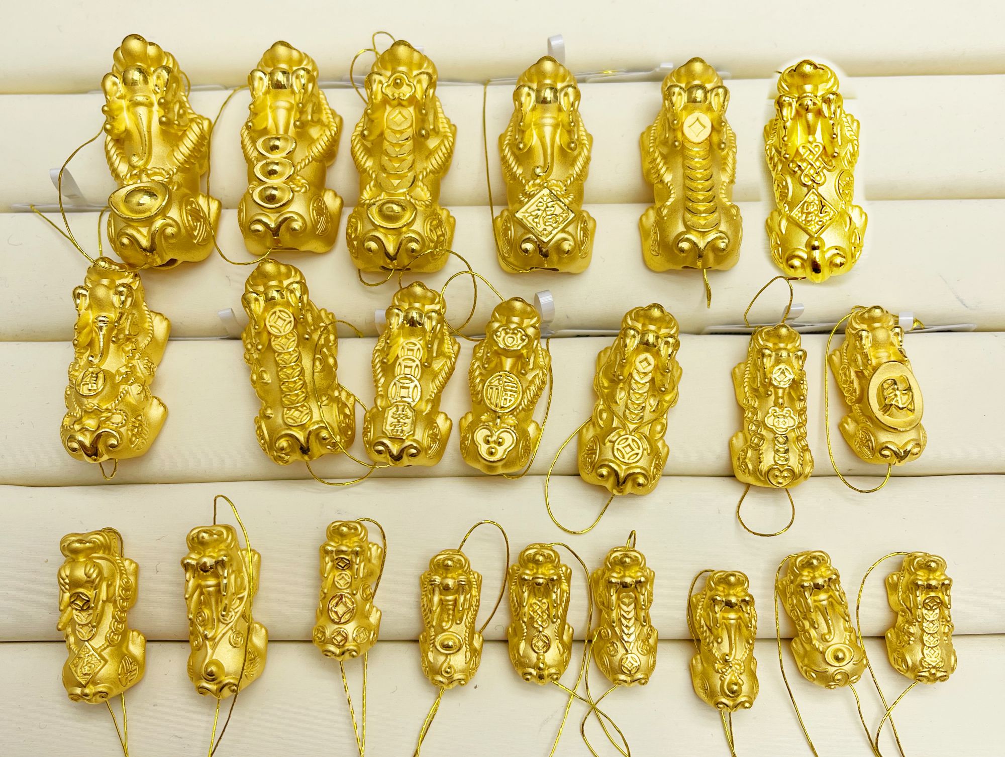 姐妹黄金 足金999貔貅足金挂件吊坠（多选项）多样性发货拍一发一