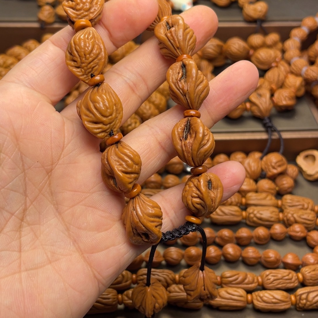 大***山桃核手串龙纹桃核5