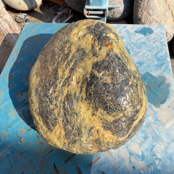 花***言蛇纹石玉未镶嵌原石8.3公斤