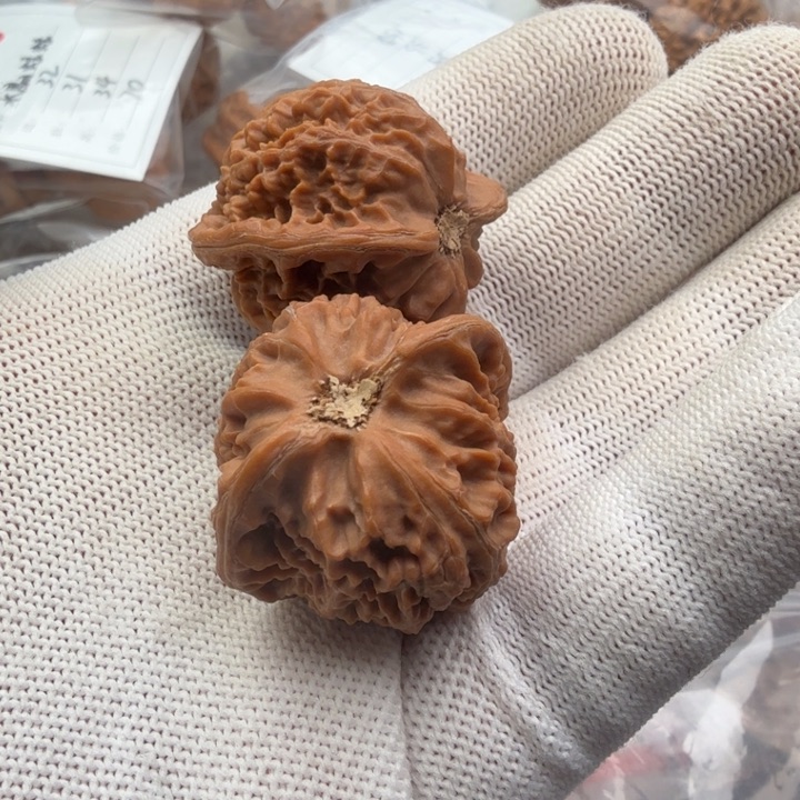 野***猪文玩核桃吊坠宫灯瑕疵197