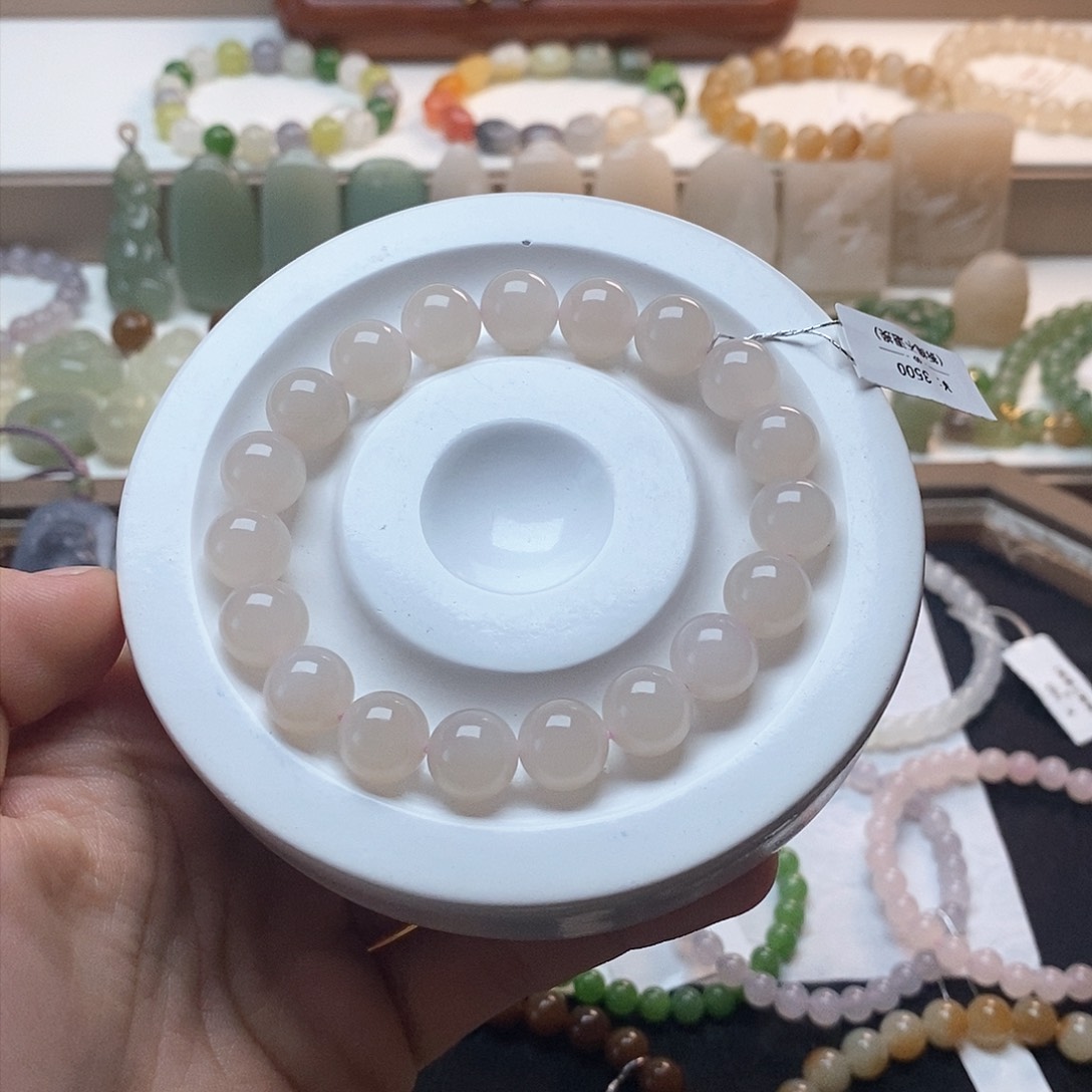 和田玉手链未镶嵌熟粉 微猫卡十