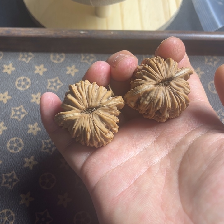 文玩核桃吊坠四座楼
