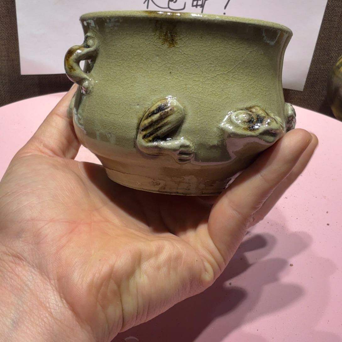 其他陶漂亮的瓷盘上