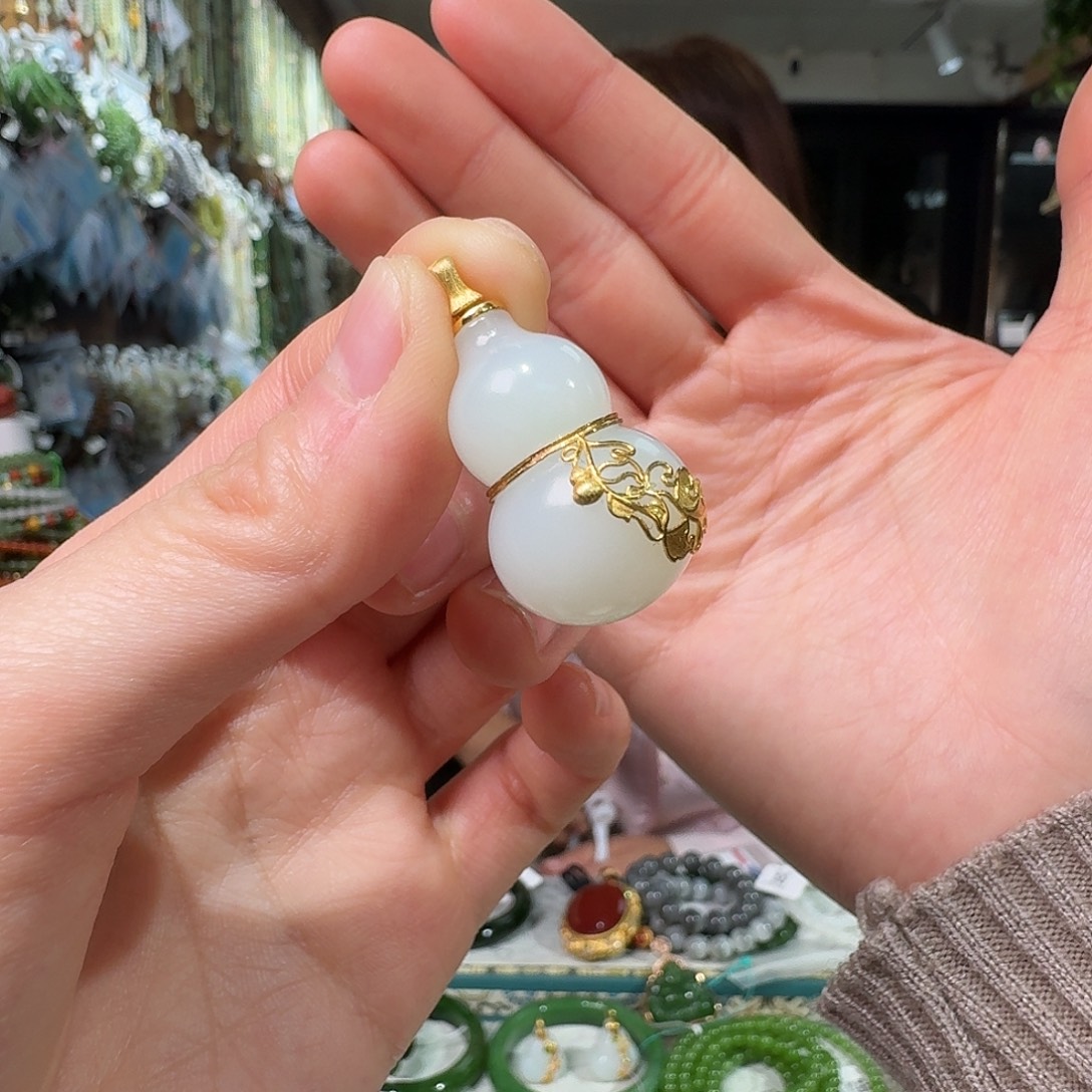 和田玉18K金镶嵌颈饰