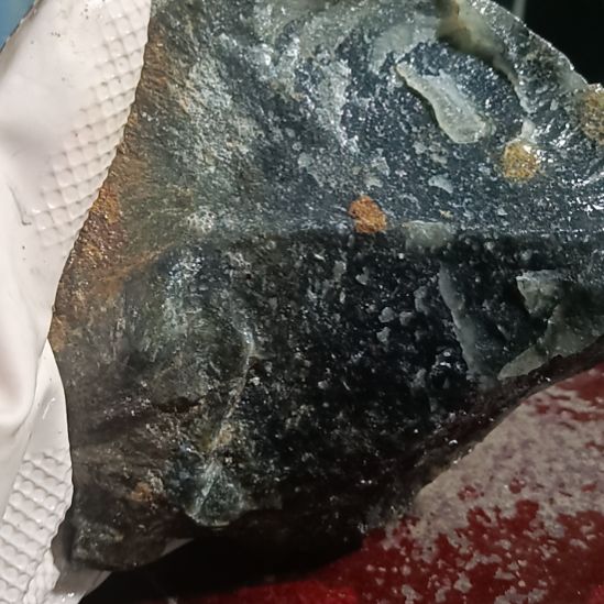 蛇纹石玉未镶嵌珠宝奇石