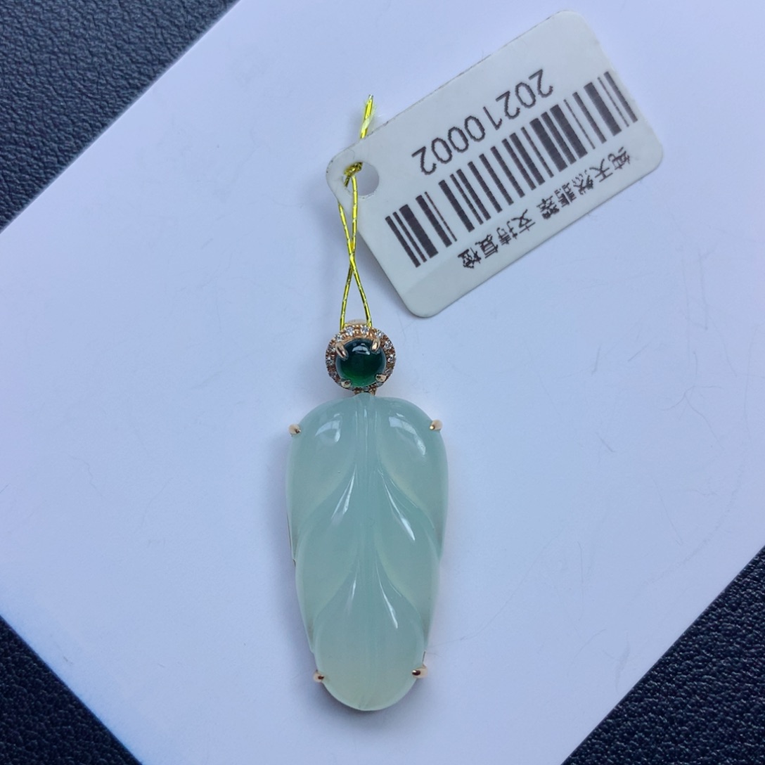 翡翠颈饰未镶嵌叶子