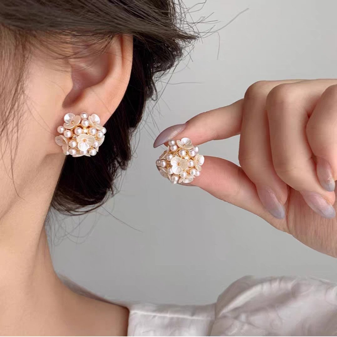 铜合金耳饰 法式复古独特花绝美2025耳饰轻奢高级感绣球花朵耳夹