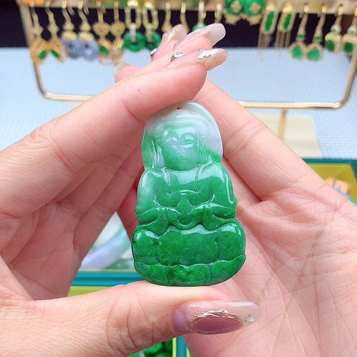 翡翠颈饰未镶嵌翡翠