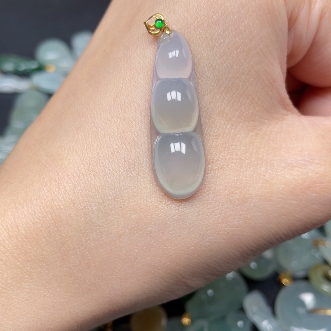 翡翠颈饰18K金镶嵌翡翠