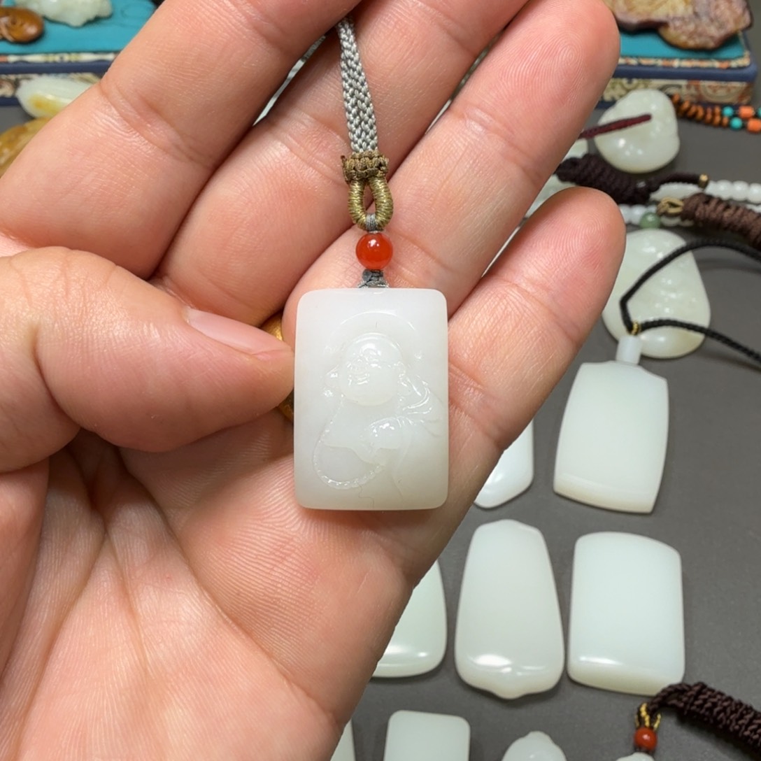 和田玉颈饰未镶嵌