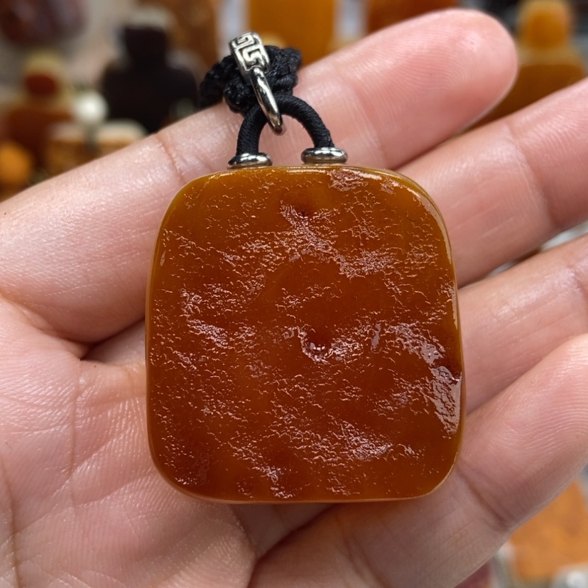 【闪购商品】琥珀颈饰未镶嵌