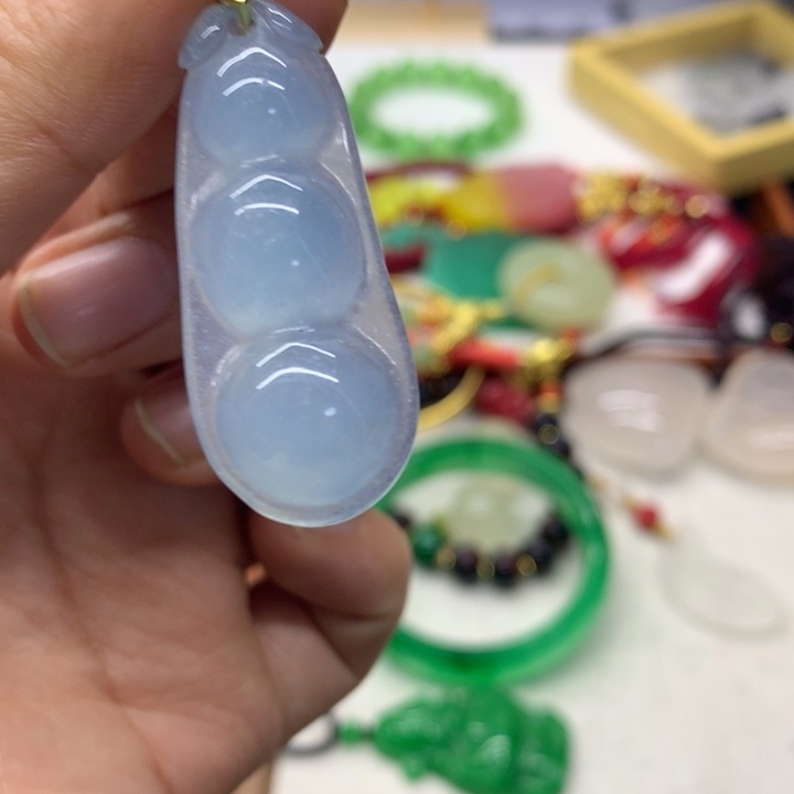 颈饰未镶嵌翡翠吊坠