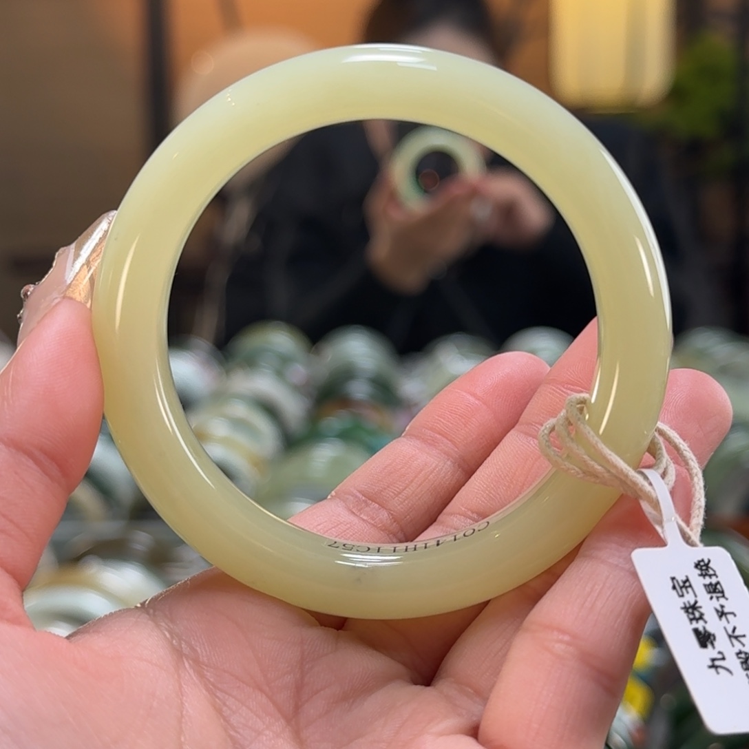 静***静和田玉未镶嵌手镯C0141-57