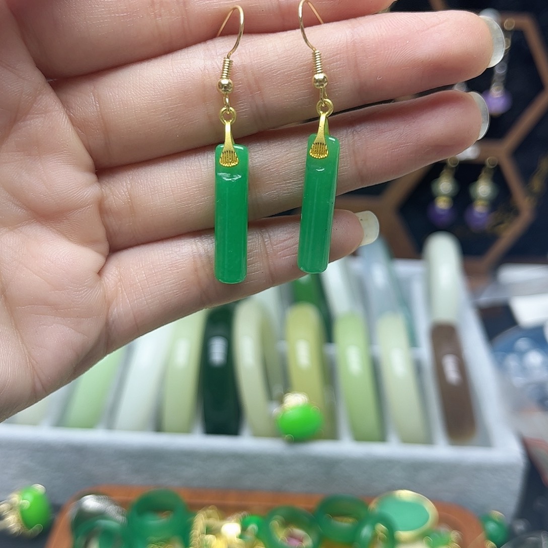 翡翠未镶嵌耳饰圆